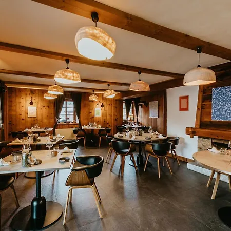 Hotell Restaurant La Ferme De Cupelin 4*